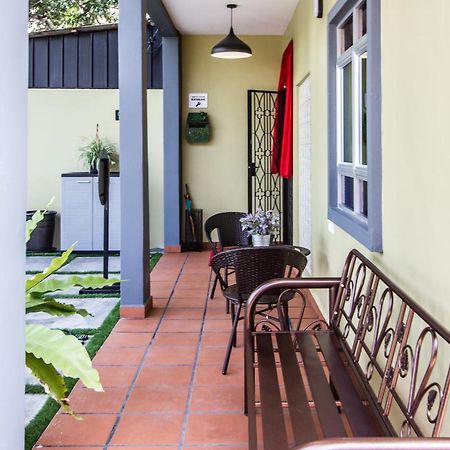 Explore 5Br Gardenhouse Retreats Бътъруърт Екстериор снимка